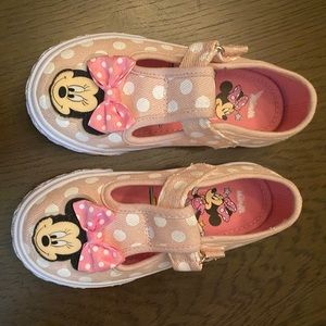 Pink and white Minnie Mouse toddler girl shoes